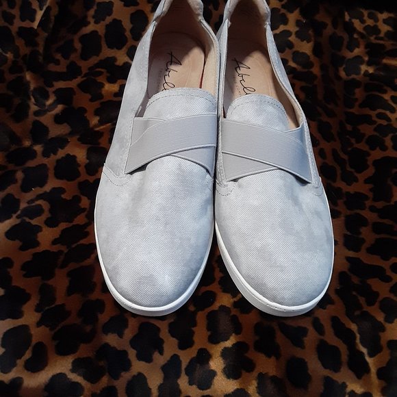 NWOT Abella Elodie True Comfort Slip On Canvas Loafers - Picture 3 of 13